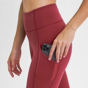 gym leggings with phone pocket