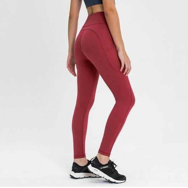 gym leggings with phone pocket supplier