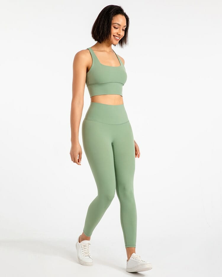 conjunto de leggings verdes de cintura alta y sujetador deportivo